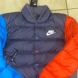 Nike bubble coat brand new